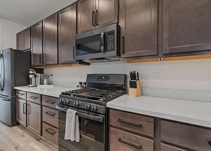 Holiday home 3br Cozy Retreat W Fireplace & Bbq