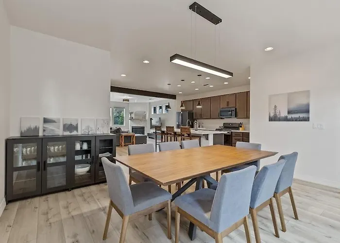 3br Cozy Retreat W Fireplace & Bbq *