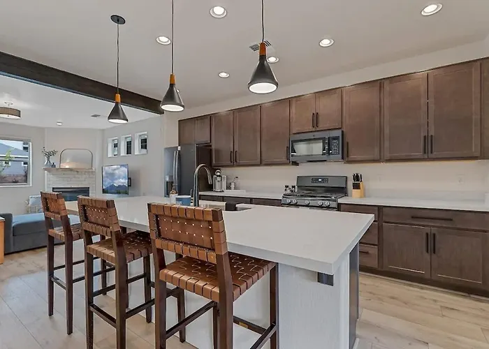 3br Cozy Retreat W Fireplace & Bbq Holiday home